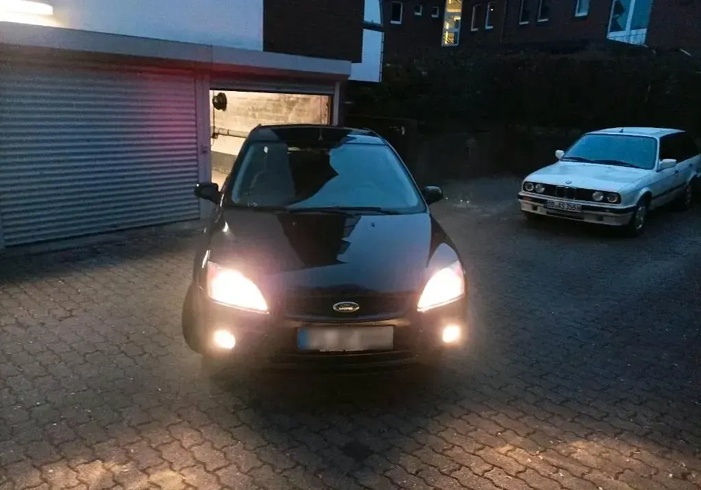 Gebraucht Ford Focus 90 PS (66 kW) 2007 Blau Kombi