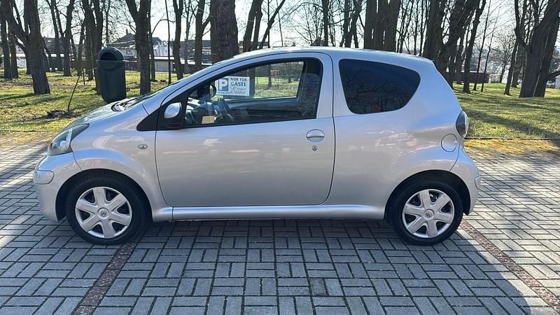 Gebraucht Toyota Aygo 75 PS (55 kW) 2011 Kleinwagen
