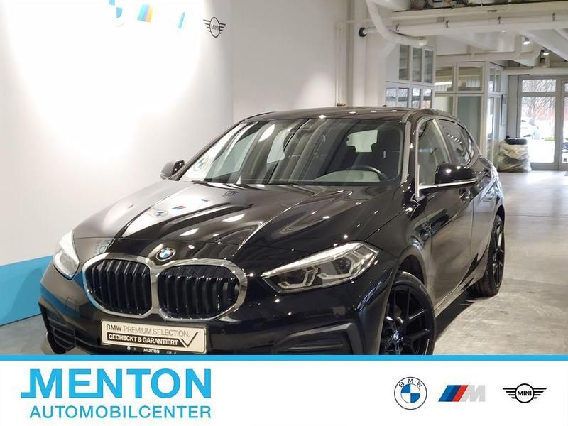 Schwarz Gebraucht 2023 BMW 118 Advantage Kleinwagen | 22.890 € (Fairer Preis) - Bild 1/3