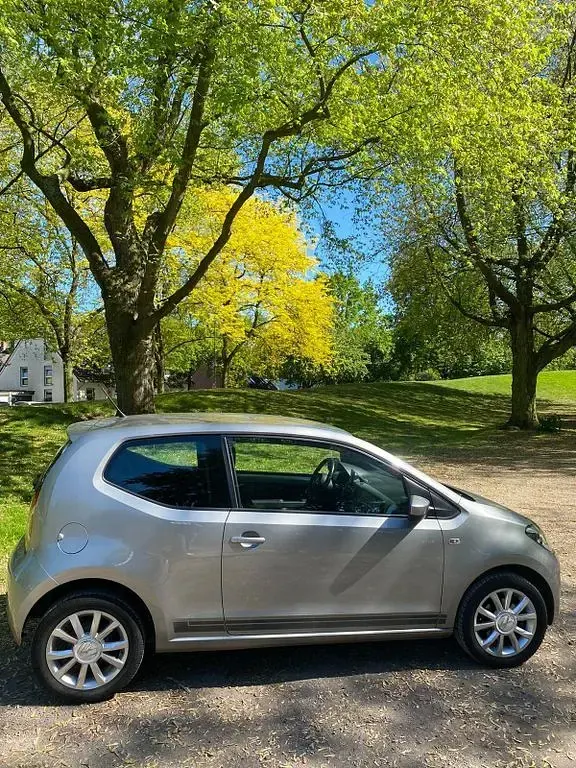 Gebraucht VW up! CLUB 75 PS (55 kW) 2016 Grau Kleinwagen