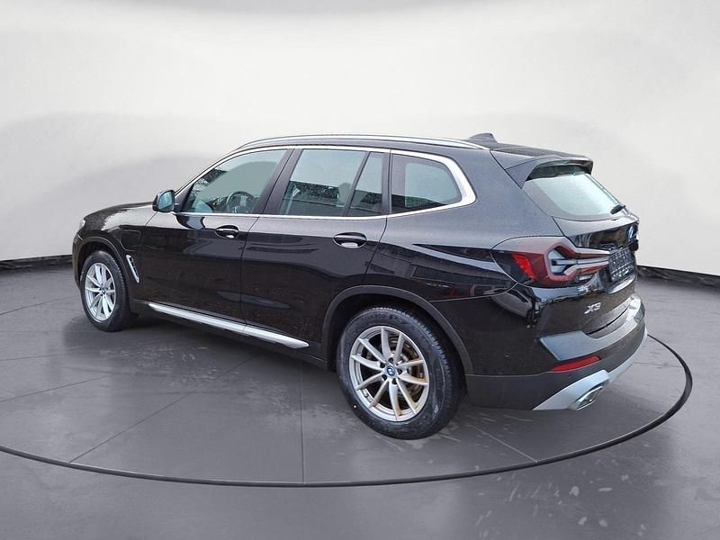 Gebraucht BMW X3 Sport Line 184 PS (135 kW) 2022 Schwarz SUV