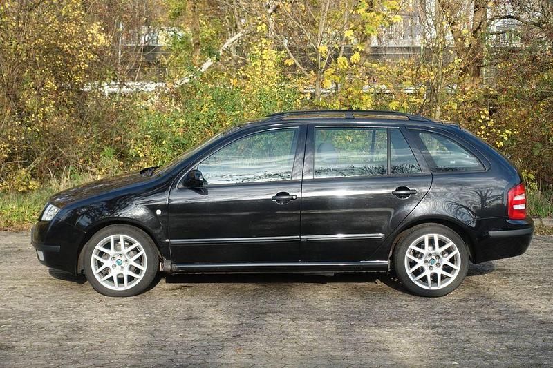 Schwarz Gebraucht 2003 Skoda Fabia Kombi | 2.000 € (Fairer Preis) - Bild 1/4