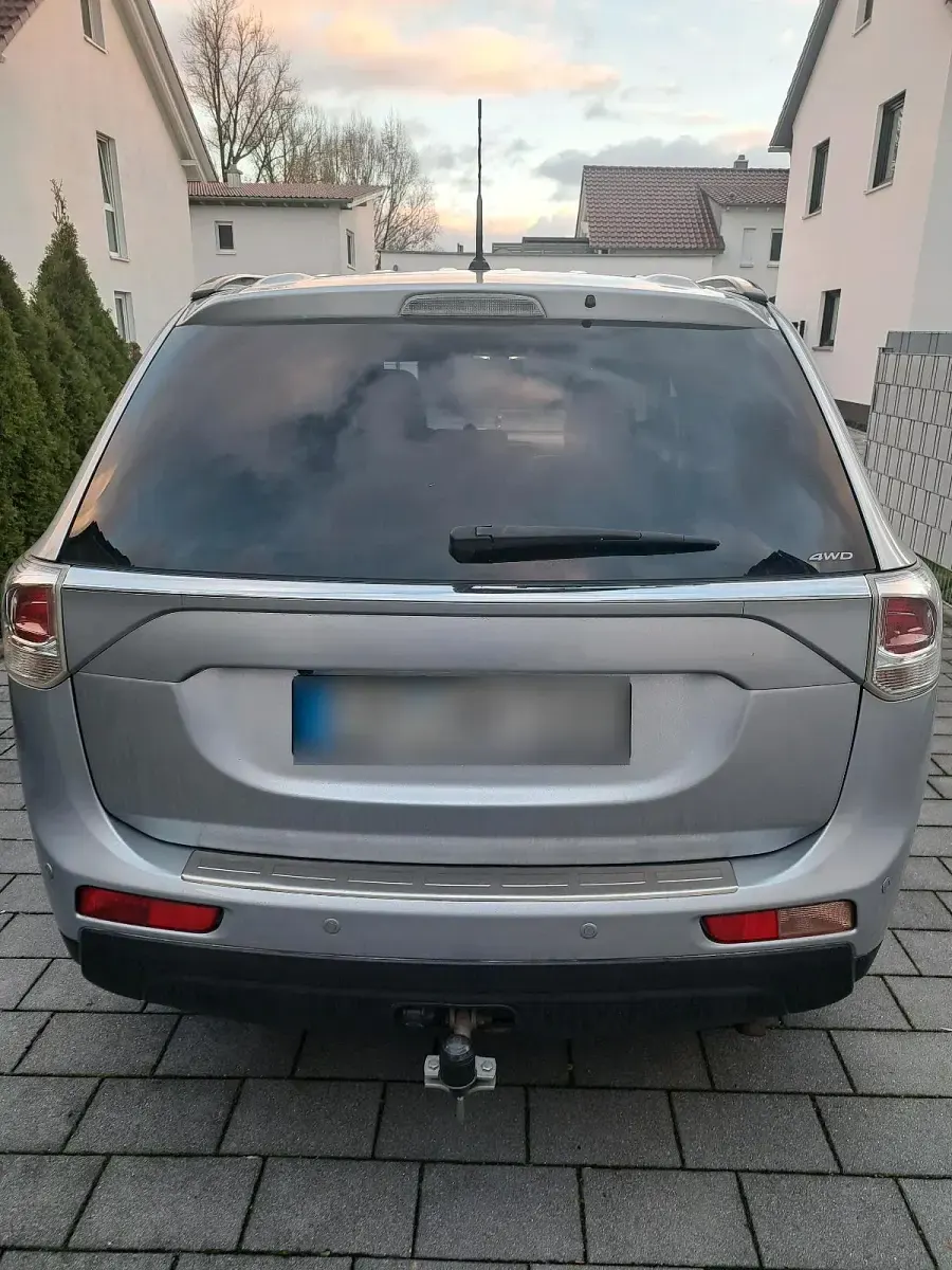 Gebraucht Mitsubishi Outlander 150 PS (110 kW) 2013 Silber SUV