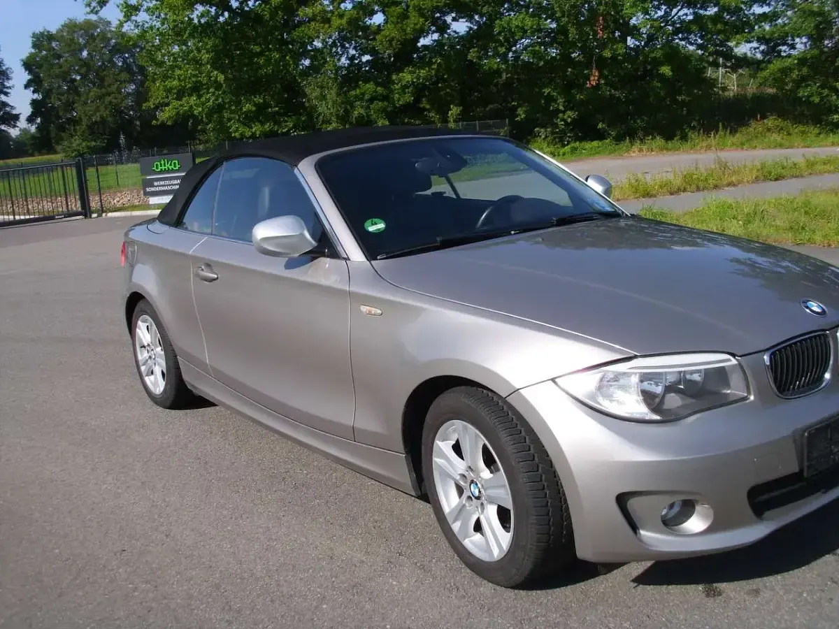 Gebraucht BMW 118 Cabriolet Exclusive 143 PS (105 kW) 2012 Grau Cabrio