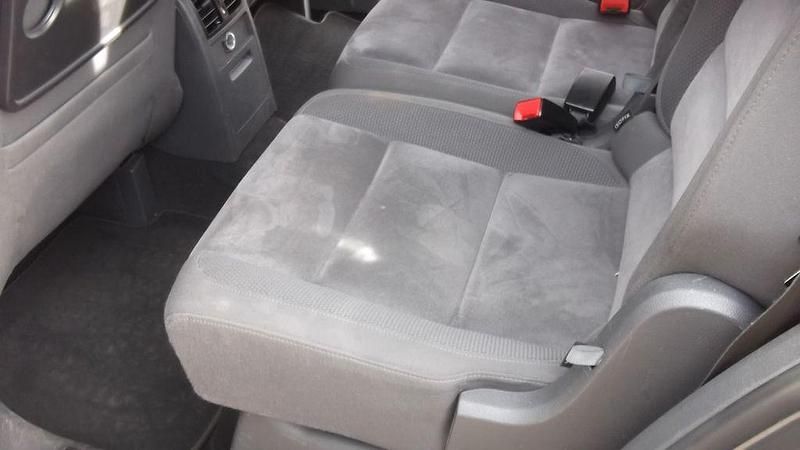 Gebraucht VW Touran Highline 105 PS (77 kW) 2010 Grau Van / Kleinbus