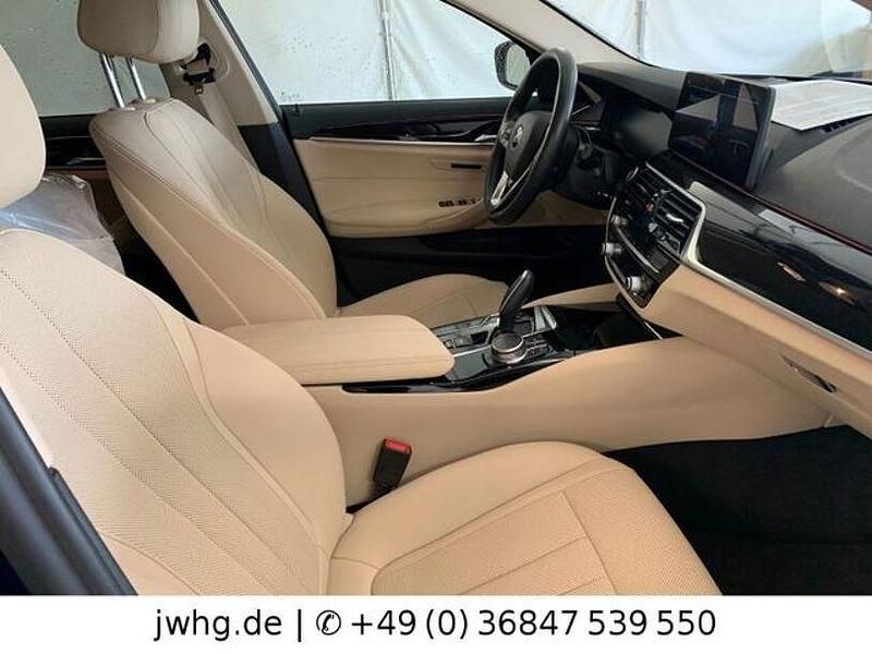 Gebraucht BMW 530 286 PS (210 kW) 2021 Phytonicblau (metallic) Kombi