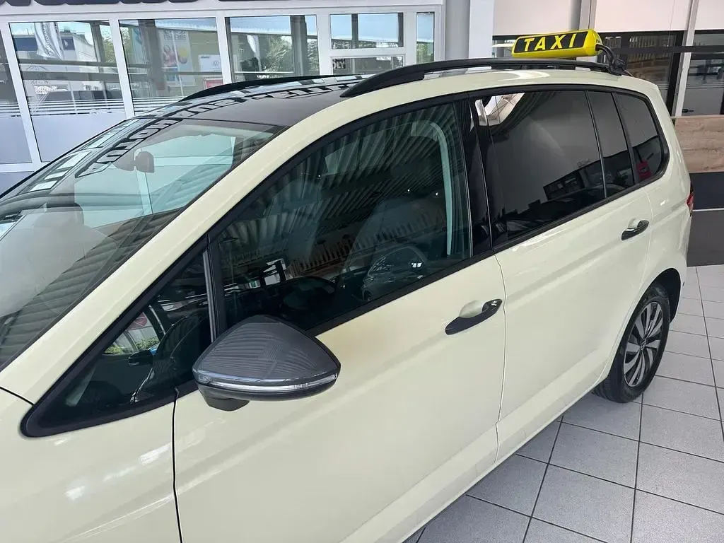 Usata VW Touran 150 CV (110 kW) 2025 Beige Monovolume