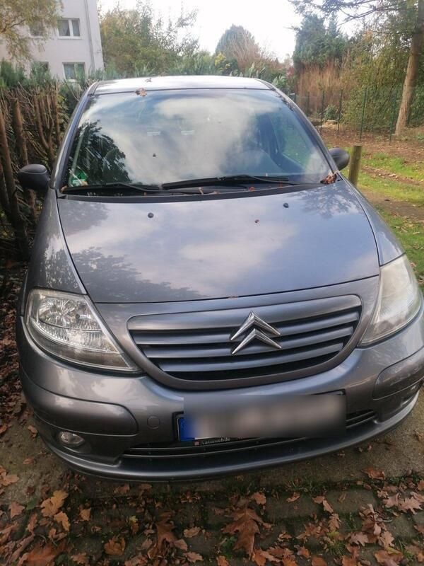 Grau Gebraucht 2004 Citroën C3 Kleinwagen | 1.699 € - Bild 1/4