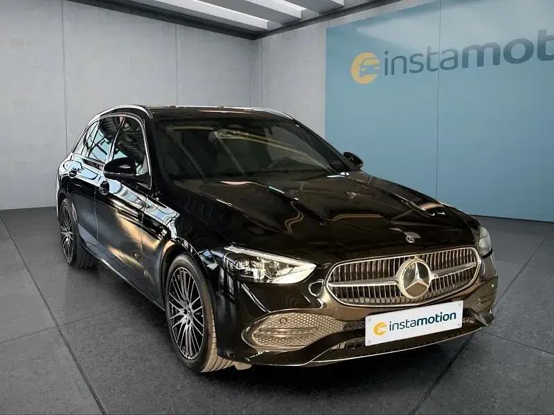 Gebraucht Mercedes C200 163 PS (119 kW) 2024 Schwarz Kombi