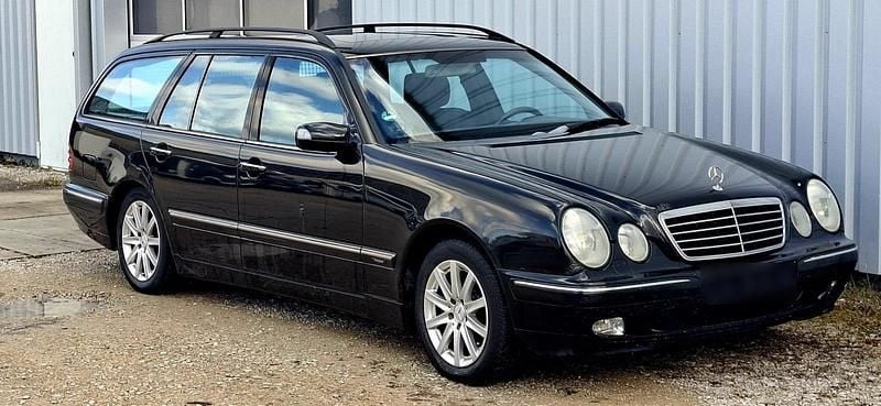 Gebraucht Mercedes E240 Avantgarde 170 PS (125 kW) 2002 Schwarz Kombi