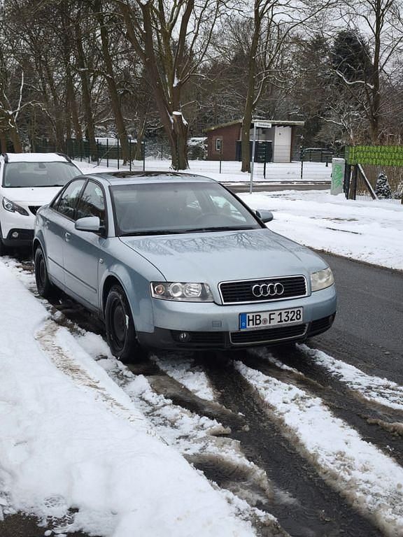 Gebraucht Audi A4 131 PS (96 kW) 2001 Blau Limousine
