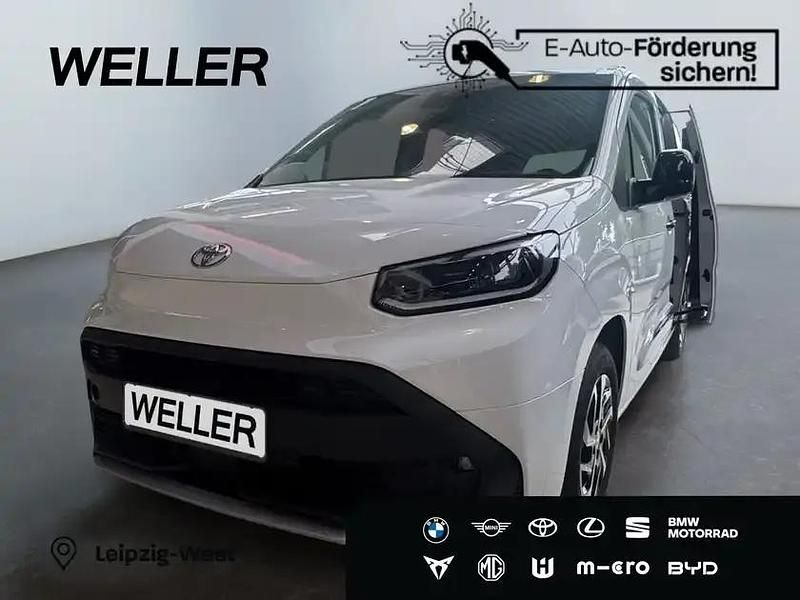 Icy white (weiss) Neu 2026 Toyota Proace City City Van / Kleinbus | 42.990 € - Bild 1/3