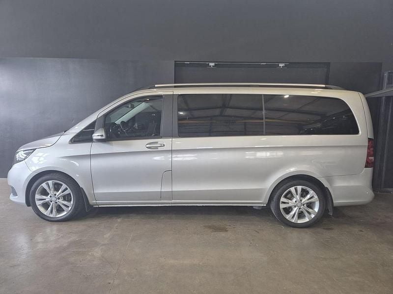 Gebraucht Mercedes V250 Edition 190 PS (139 kW) 2016 Silber Van / Kleinbus