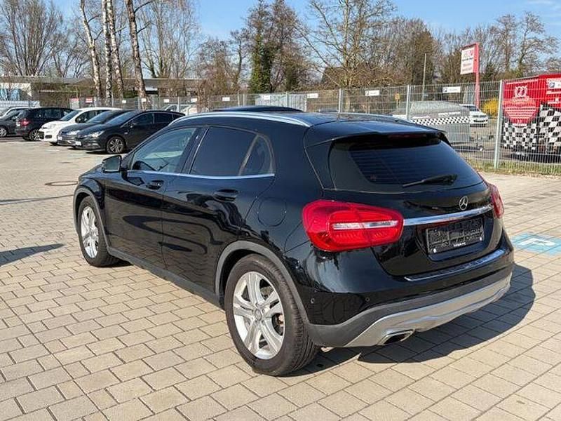 Gebraucht Mercedes GLA200 156 PS (114 kW) 2015 Schwarz SUV