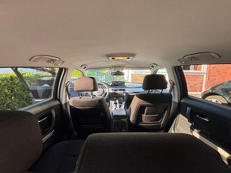 Gebraucht BMW 320 184 PS (135 kW) 2011 Grau Kombi