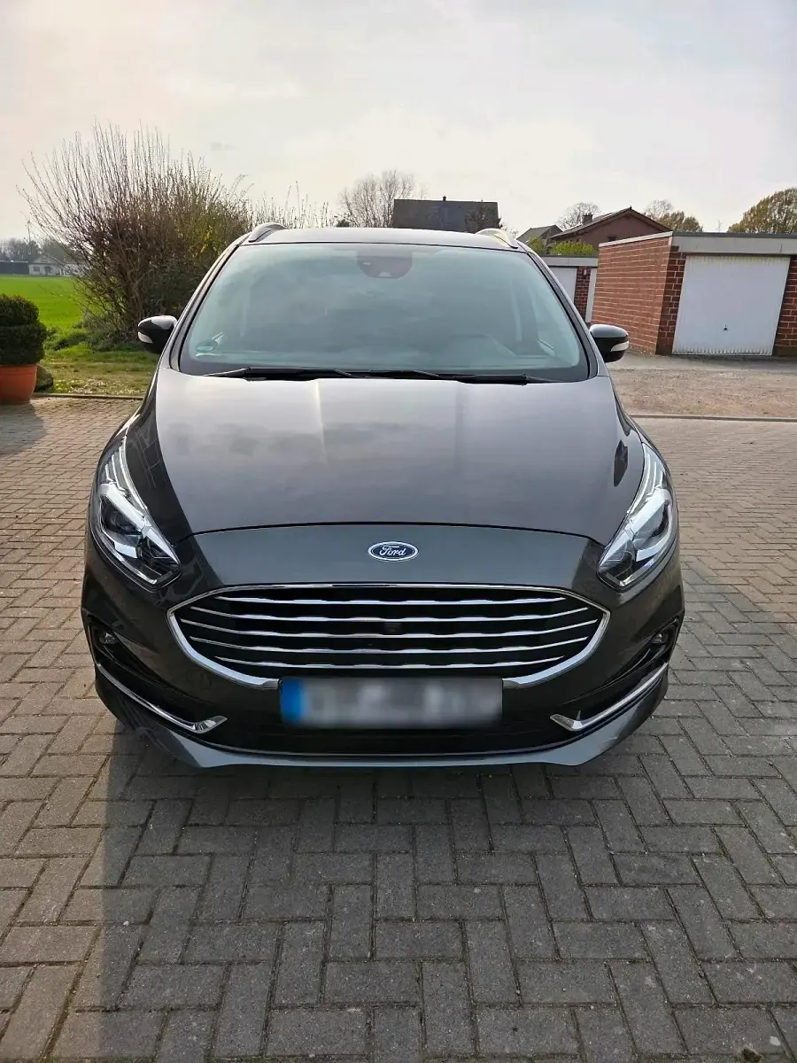 Gebraucht Ford S-MAX Titanium 150 PS (110 kW) 2020 Grau Van / Kleinbus