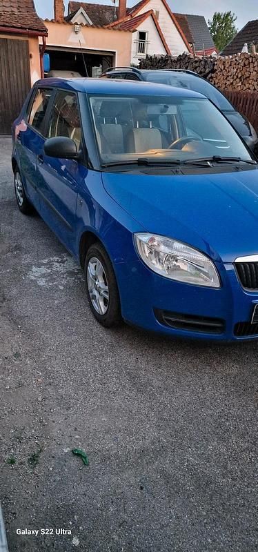 Blau Gebraucht 2009 Skoda Fabia Kleinwagen | 1.150 € (Superpreis) - Bild 1/4