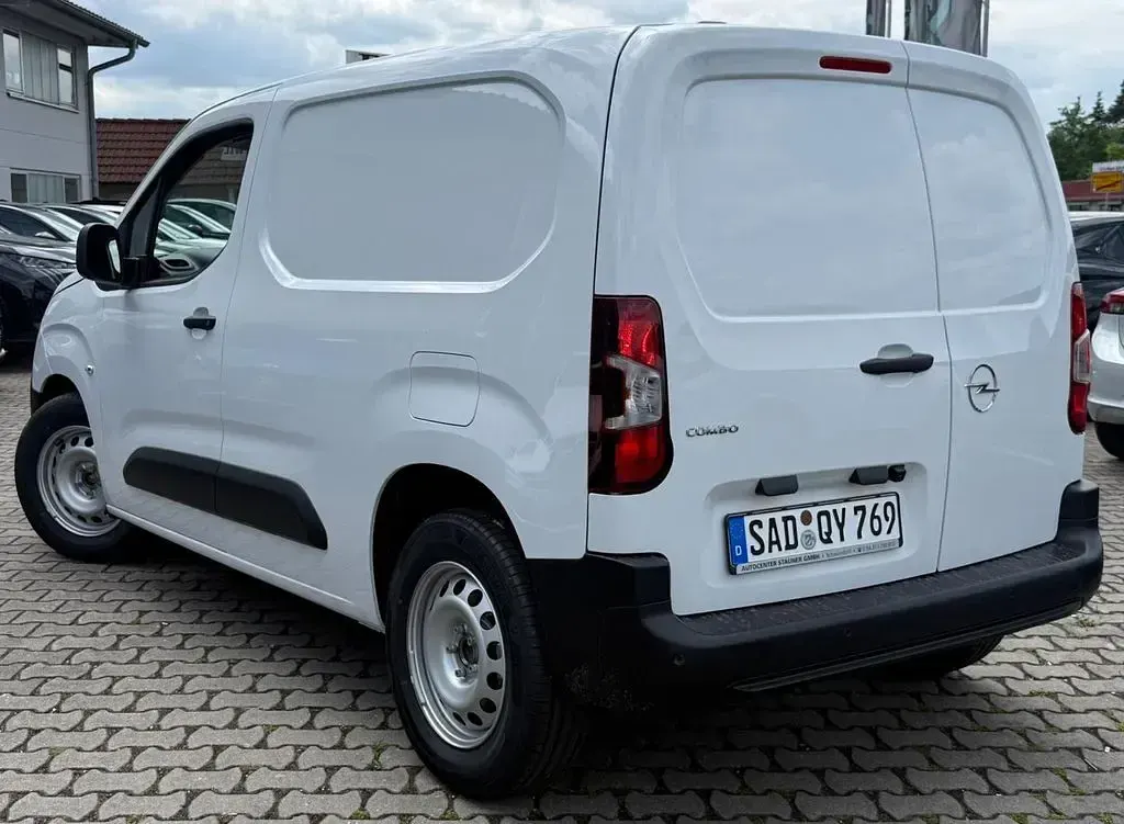 Gebraucht Opel Combo-e Life 100 kW (136 PS) 2026 Weiß Van