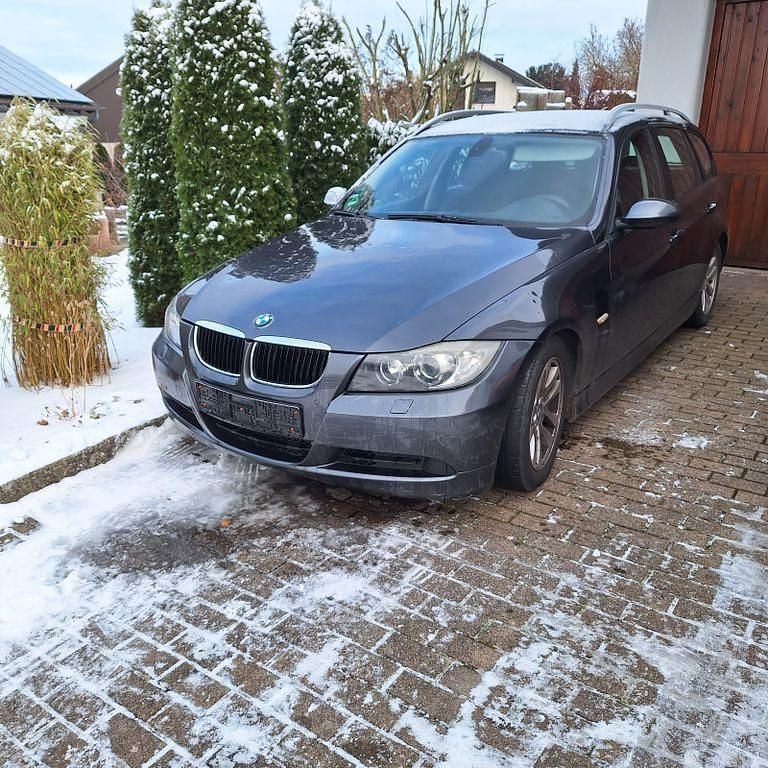 Grau Gebraucht 2007 BMW 320 Kombi | 2.200 € (Superpreis) - Bild 1/1