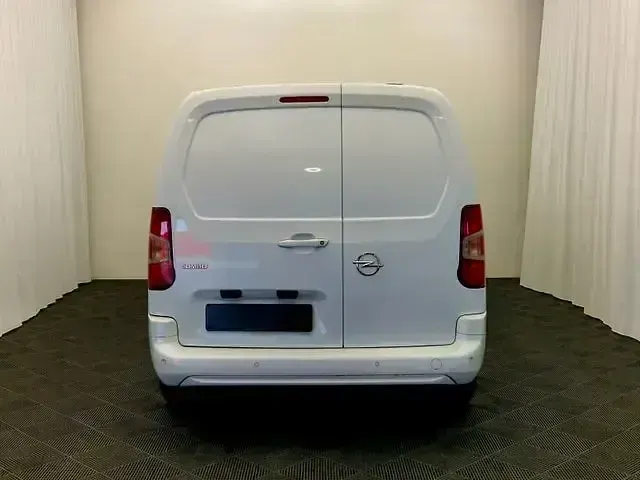 Gebraucht Opel Combo Edition 131 PS (96 kW) 2021 Weiß Van / Kleinbus