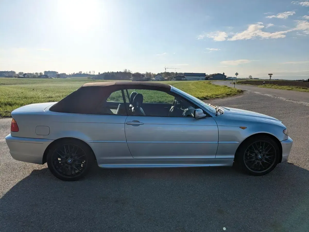 Gebraucht BMW 318 Cabriolet 143 PS (105 kW) 2004 Silber Cabrio
