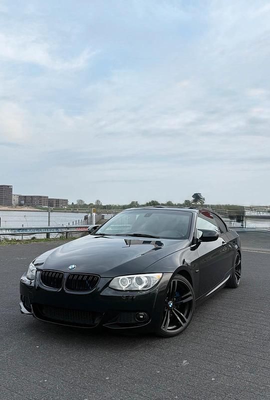 Schwarz Gebraucht 2013 BMW 325 Cabriolet M Sport Cabrio | 14.500 € (Fairer Preis) - Bild 1/4
