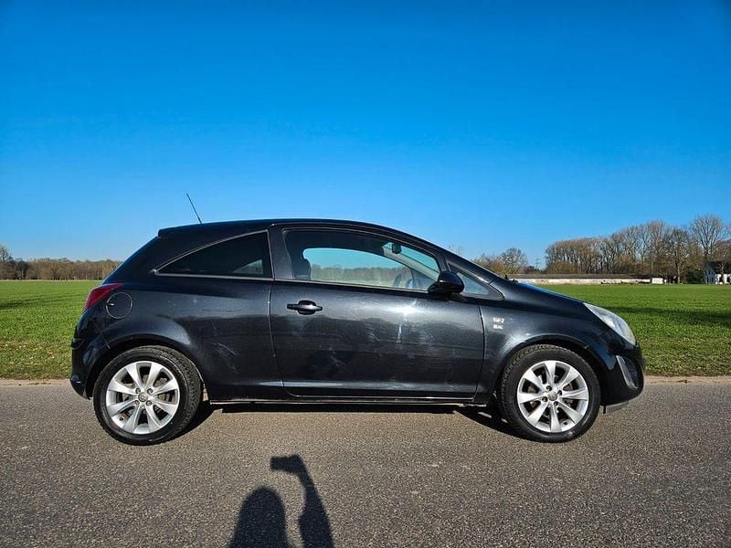 Gebraucht Opel Corsa 69 PS (50 kW) 2012 Schwarz Kleinwagen