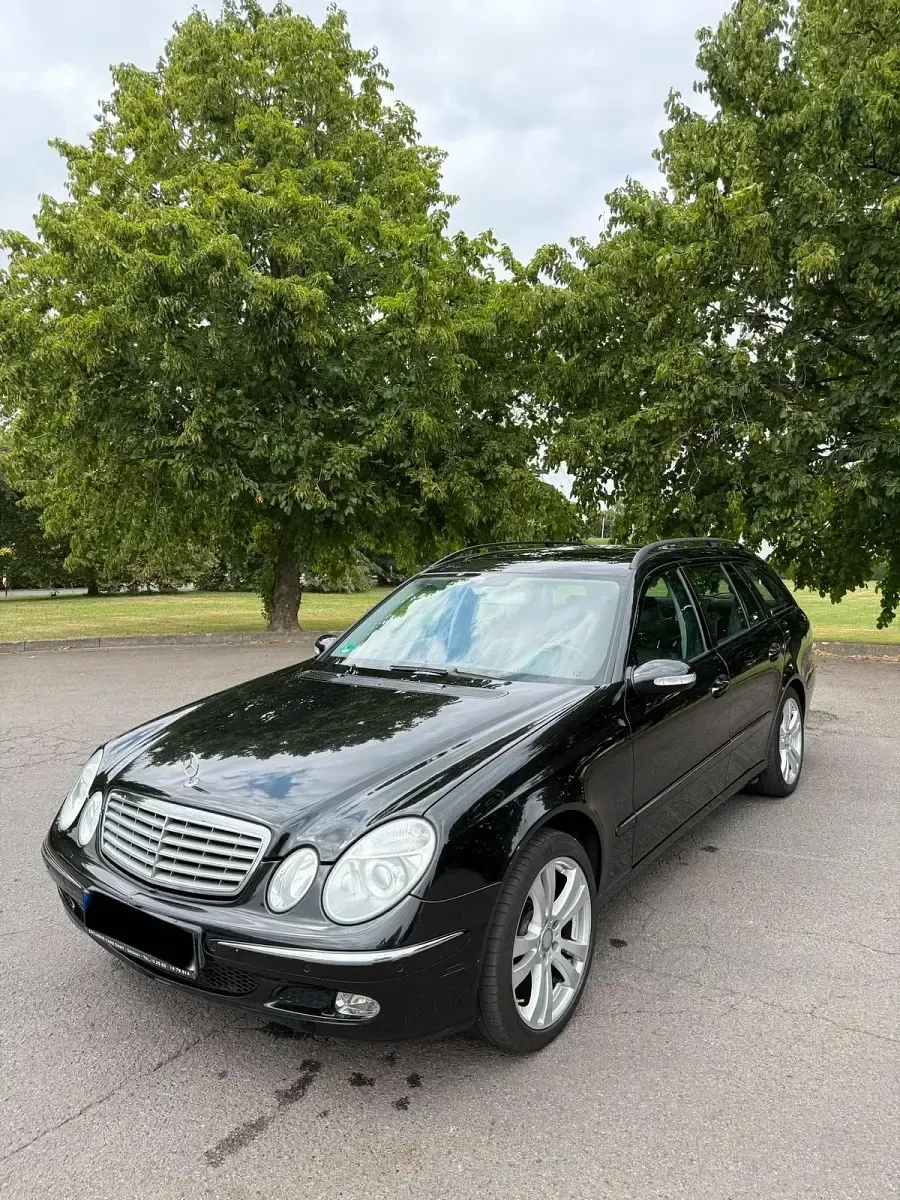 Gebraucht Mercedes E240 177 PS (130 kW) 2004 Schwarz Kombi