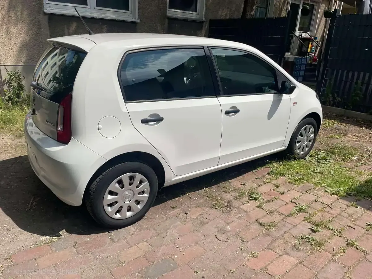 Gebraucht Skoda Citigo Active 60 PS (44 kW) 2015 Weiß Kleinwagen