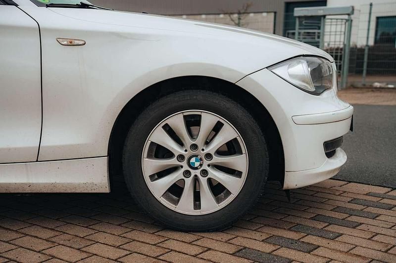 Gebraucht BMW 116 122 PS (89 kW) 2012 Weiß Kleinwagen
