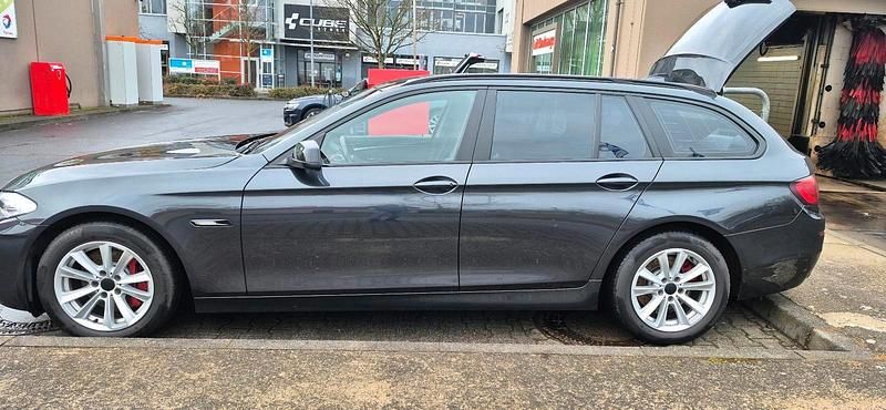 Gebraucht BMW 525 218 PS (160 kW) 2012 Schwarz Kombi