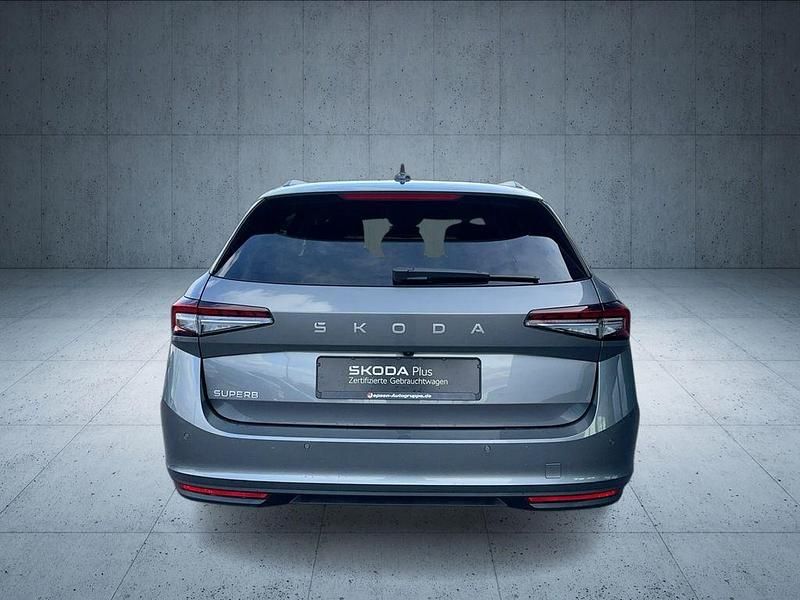 Gebraucht Skoda Superb Selection 150 PS (110 kW) 2025 Graphitegrau metallic Kombi