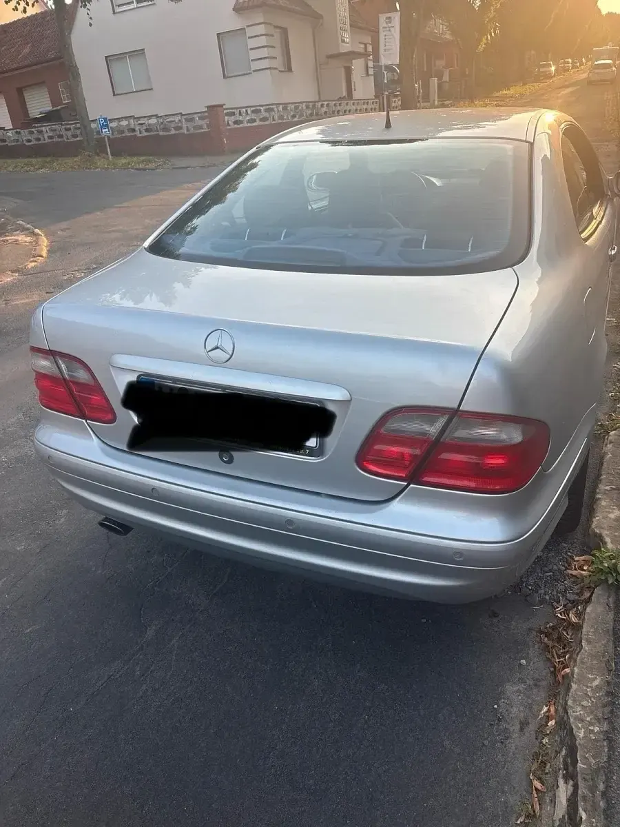 Gebraucht Mercedes CLK200 163 PS (119 kW) 2002 Silber Coupé