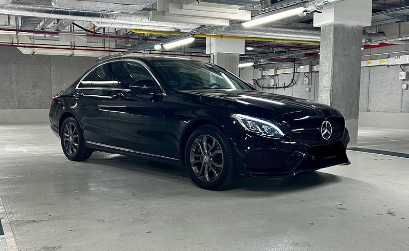 Schwarz Gebraucht 2015 Mercedes C220 AMG Limousine | 18.900 € (Fairer Preis) - Bild 1/4