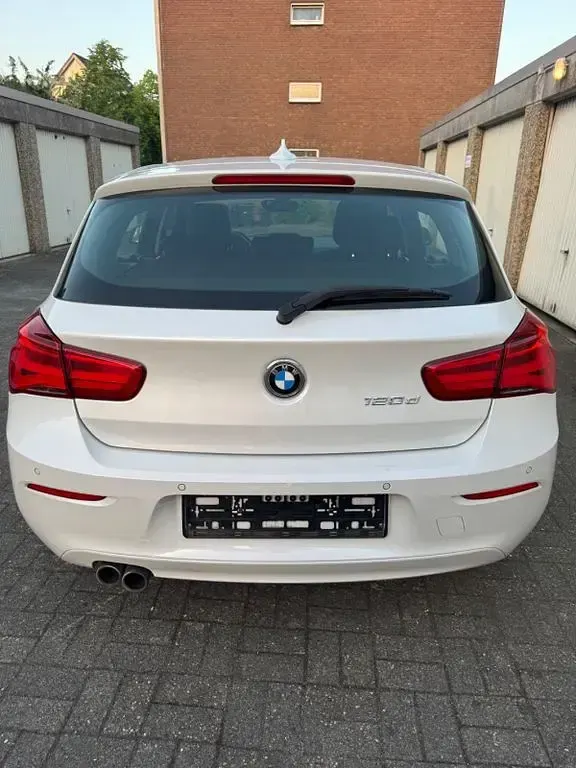 Używany BMW 120 Advantage 190 KM (139 kW) 2016 Biały Hatchback