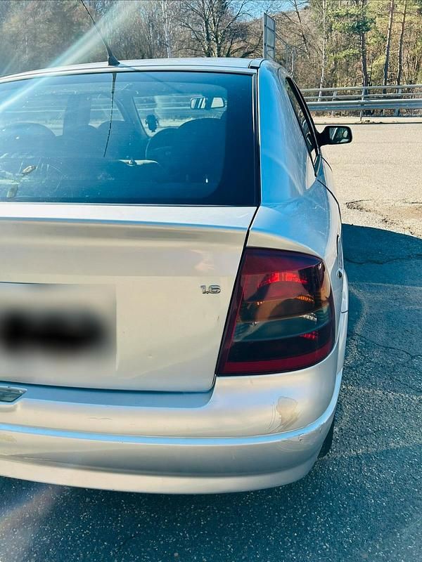 Gebraucht Opel Astra 102 PS (75 kW) 2004 Silber Kleinwagen