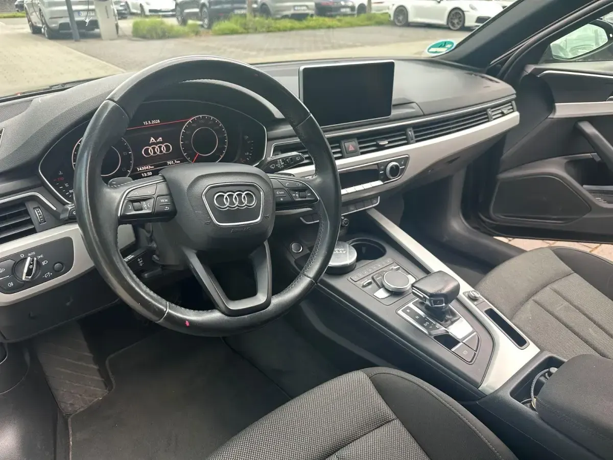 Używany Audi A4 Ambiente 150 KM (110 kW) 2016 Czarny Kombi