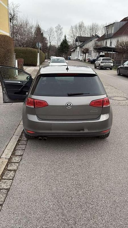 Gebraucht VW Golf VII 122 PS (89 kW) 2013 Limousine