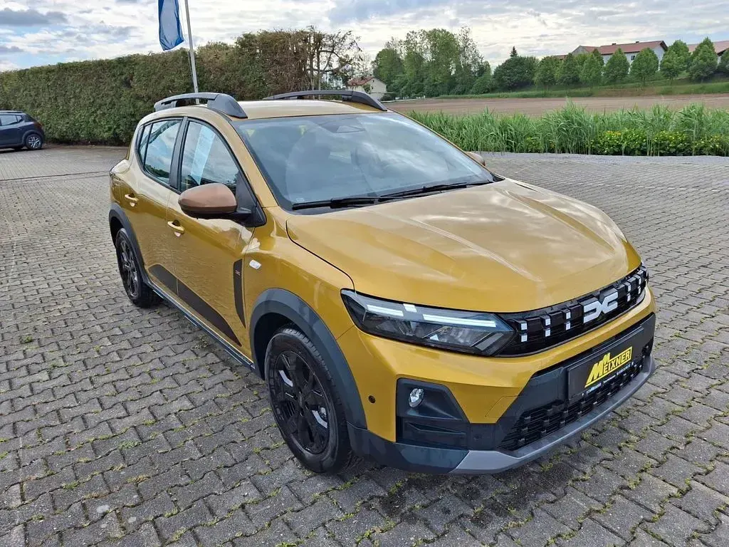 Neu Dacia Sandero Extreme 110 PS (80 kW) 2026 Gelb Limousine