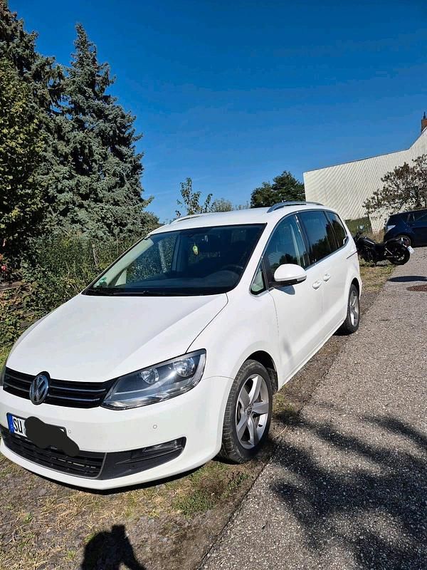 Weiß Gebraucht 2013 VW Sharan Van / Kleinbus | 8.300 € (Guter Preis) - Bild 1/4