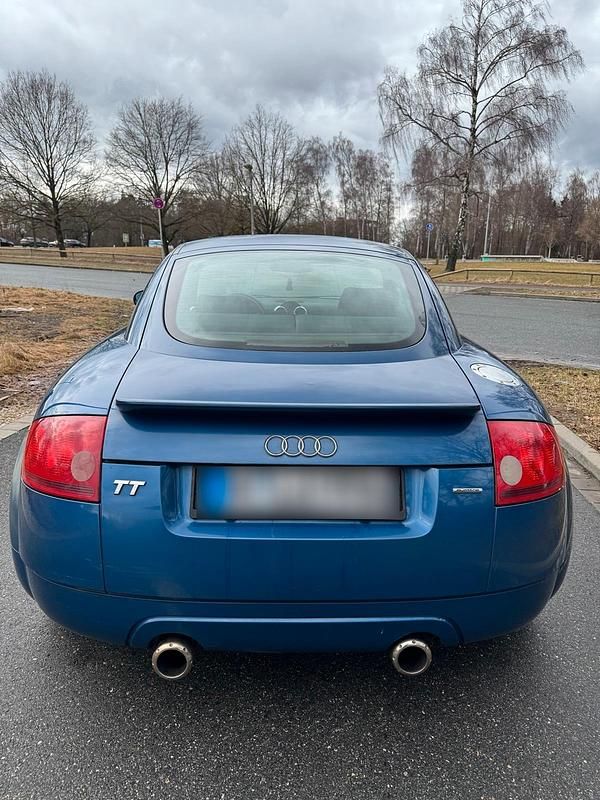 Second-hand Audi TT 224 CP (164 kW) 2000 Albastru Coupe