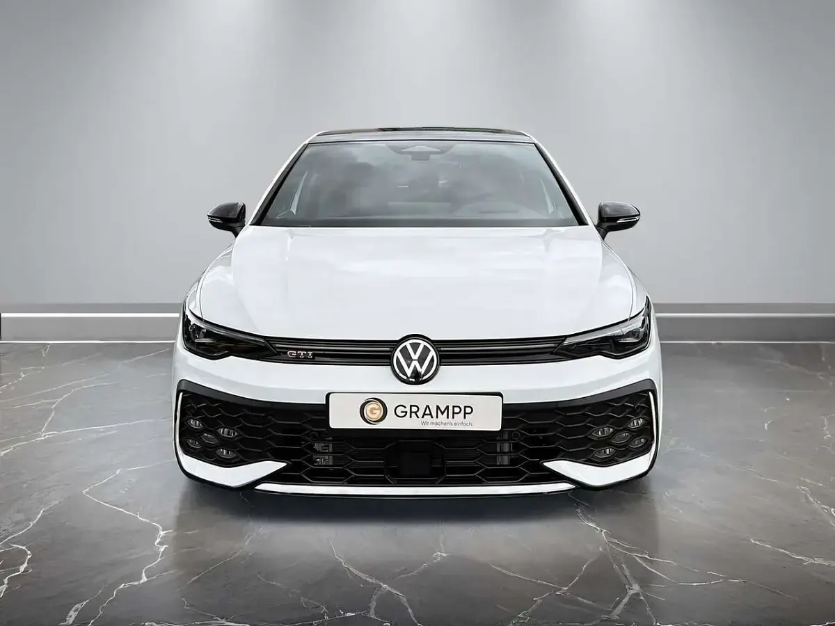 Neu VW Golf VIII GTI 265 PS (194 kW) 2026 Pure white uni Limousine