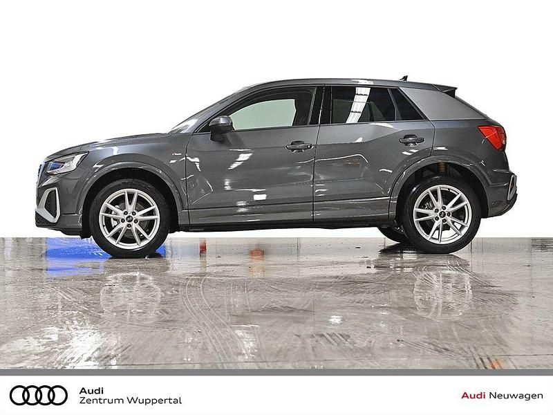 Neu Audi Q2 S-Line 150 PS (110 kW) 2025 Daytonagrau perleffekt SUV