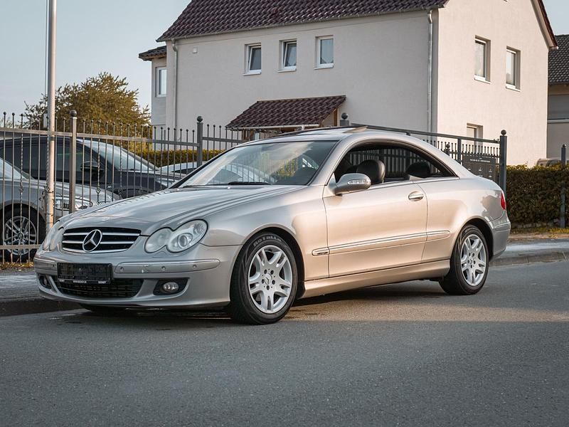 Beige Gebraucht 2007 Mercedes CLK220 Coupé | 3.650 € (Fairer Preis) - Bild 1/4