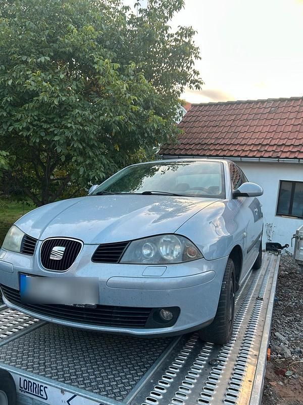 Gebraucht Seat Cordoba 100 PS (73 kW) 2003 Blau Kleinwagen