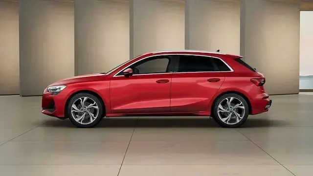 Używany Audi A3 Ambiente 150 KM (110 kW) 2025 Czerwony Sedan/Limuzyna