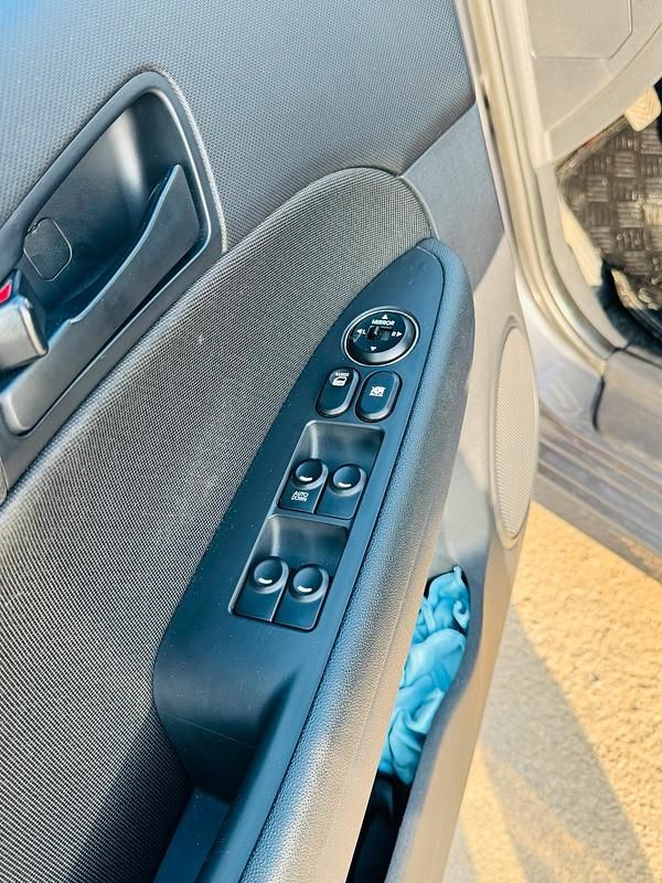 Gebraucht Hyundai i30 109 PS (80 kW) 2010 Grau Kleinwagen