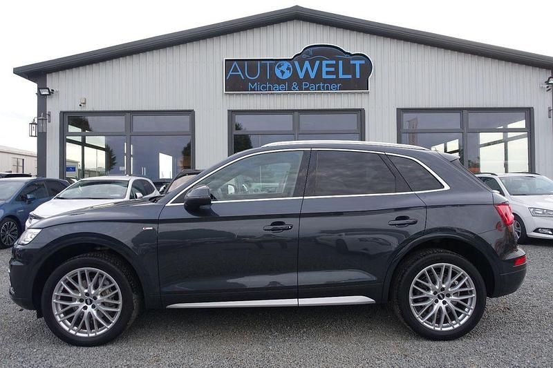 Grau Gebraucht 2019 Audi Q5 Sport SUV | 24.990 € (Superpreis) - Bild 1/4