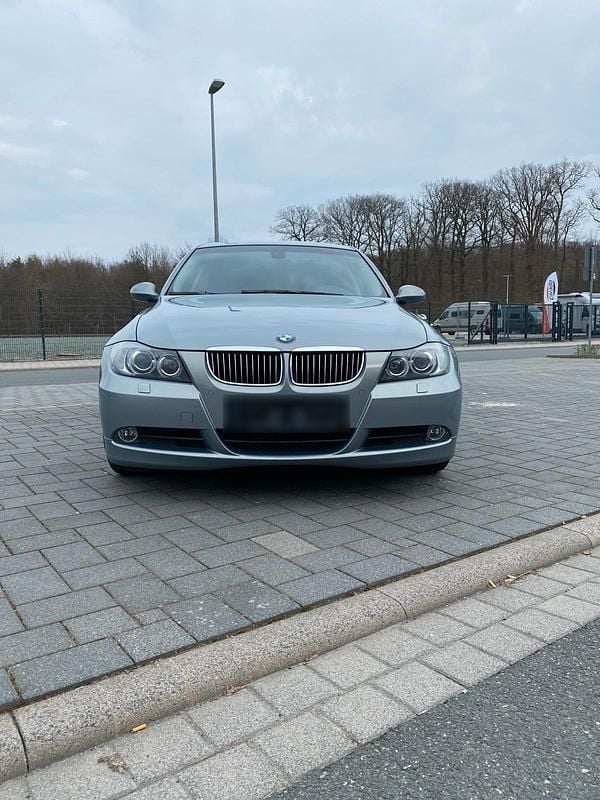 Gebraucht BMW 325 220 PS (161 kW) 2025 Andere farben Limousine