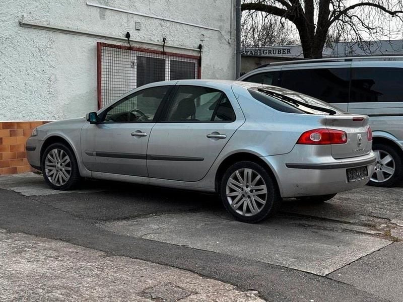 Silber Gebraucht 2006 Renault Laguna II Limousine | 790 € (Superpreis) - Bild 1/2